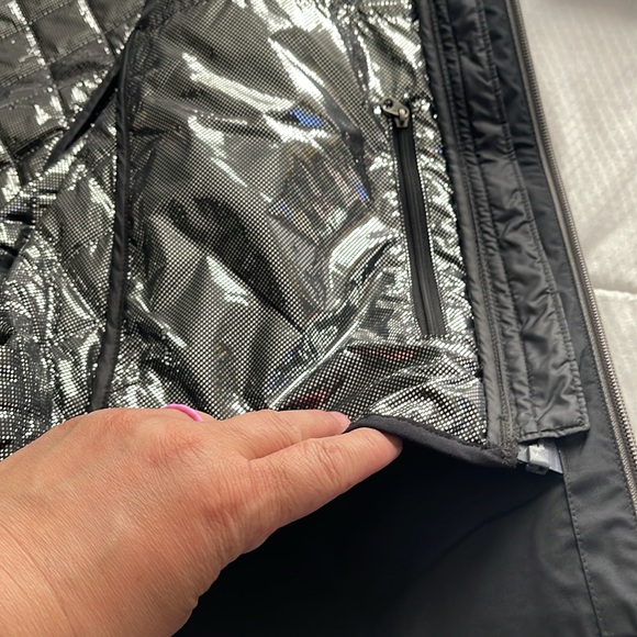 Columbia Titanium waterproof black womens jacket xl. Never worn. - Picture 5 of 8